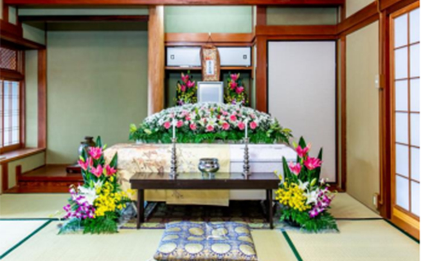 蓮華（れんげ） ※生花祭壇一般葬